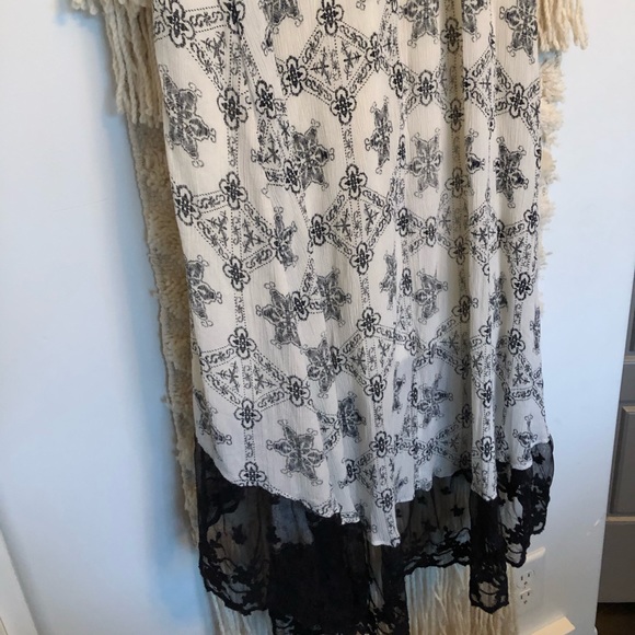 Beautiful detail maxi dress RYU from Nordstrom - Picture 4 of 11